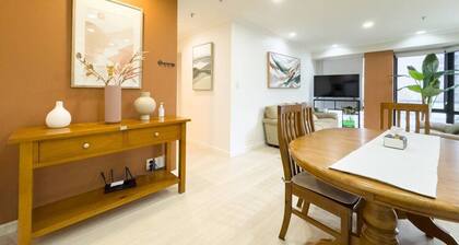 Two bedrooms Condo with Skytower View