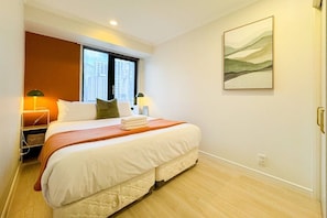 2 bedrooms, iron/ironing board, WiFi, bed sheets - Two bedrooms Condo with Skytower View (Auckland)