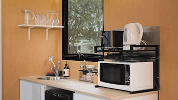 Fridge, microwave, stovetop, electric kettle