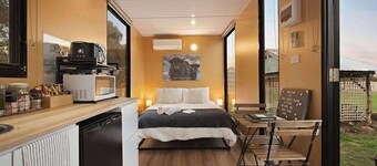 Lara Grove Cottage by Tiny Away