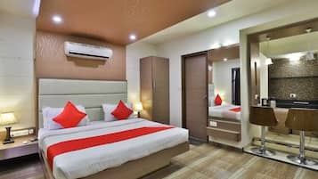 1 kamar tidur, meja kerja, ruang kerja ramah laptop, dan seprai linen