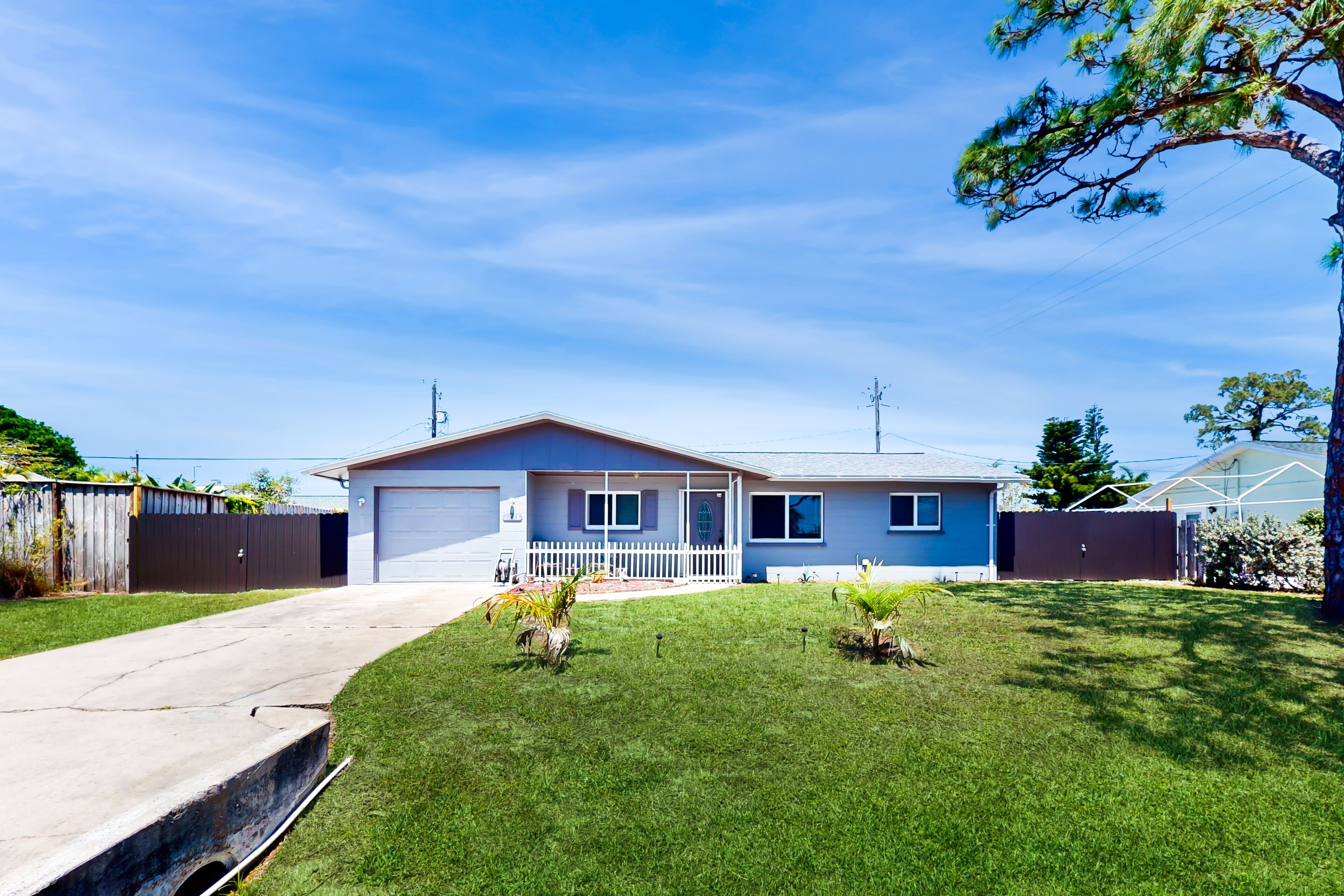 Snowbird & dog-friendly home with patio, grill, private beach access, bikes, W/D