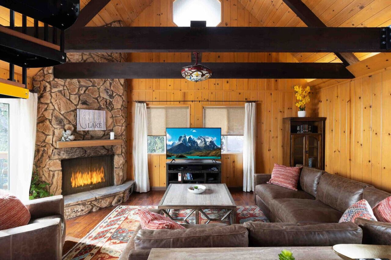 TV, fireplace, foosball, table tennis