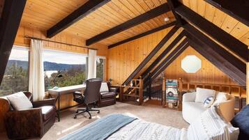 3 habitaciones, escritorio, tabla de planchar con plancha y wifi