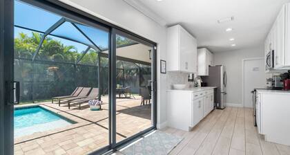 Desirable South End Location; Walk to Beach ~Family Fun w/South-Facing Pool, Beach Gear, WiFi & More