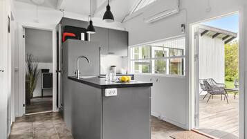 Réfrigérateur, cafetiÚre/bouilloire