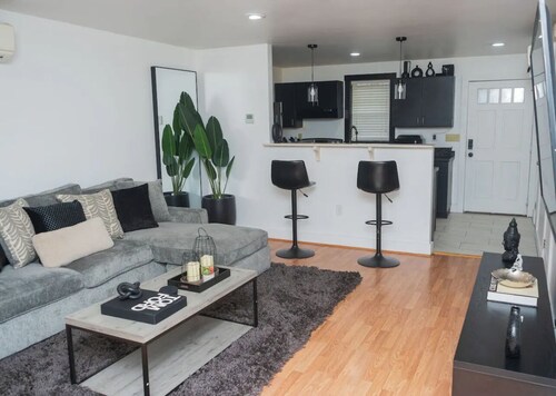 3-Story Townhouse luxury retreat