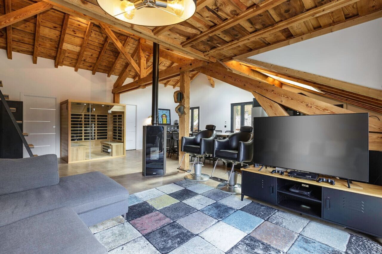 Smart-TV, Kamin, Videospiele, Stereoanlage