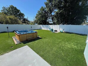 Outdoor spa tub - Sunshine State of Mind (Gulfport)