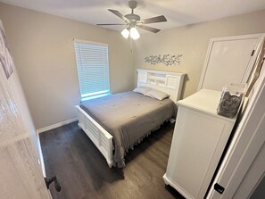 3 bedrooms, iron/ironing board, WiFi, bed sheets