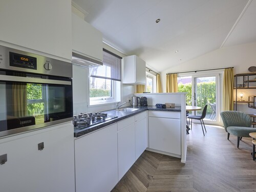 Stylish bungalow with wellness