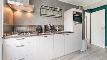 Refrigerador, microondas, parrilla de estufa y lavavajillas