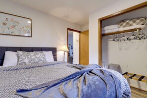 2 chambres, fer et planche à repasser, accès Internet, draps fournis