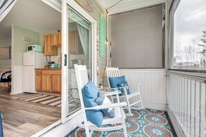 Interior - ‘Livin Wells' Retreat, 2 Mi to Drakes Island Beach (Wells)