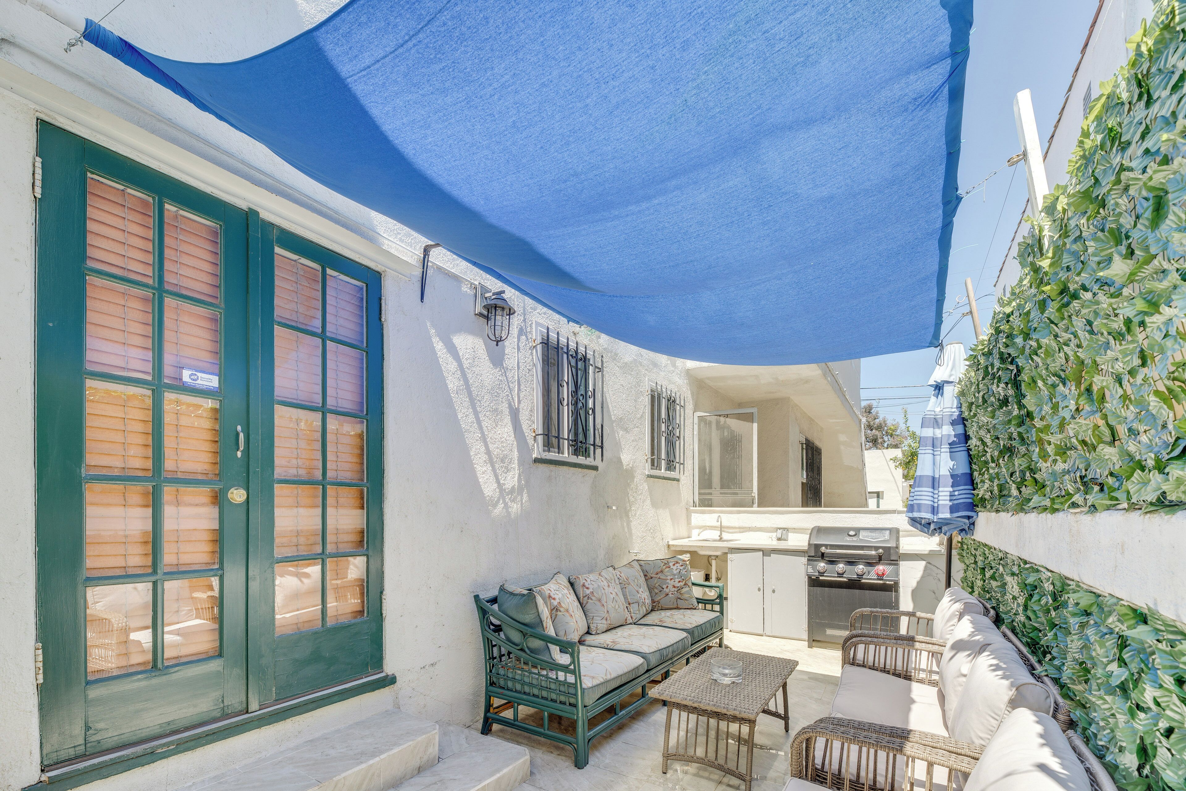 Upscale Los Angeles Retreat w/ Patio & BBQ Grill!