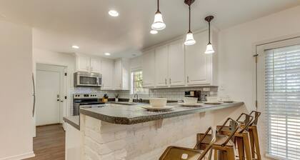 Family-Friendly Home: 6 Mi to Downtown Mobile!