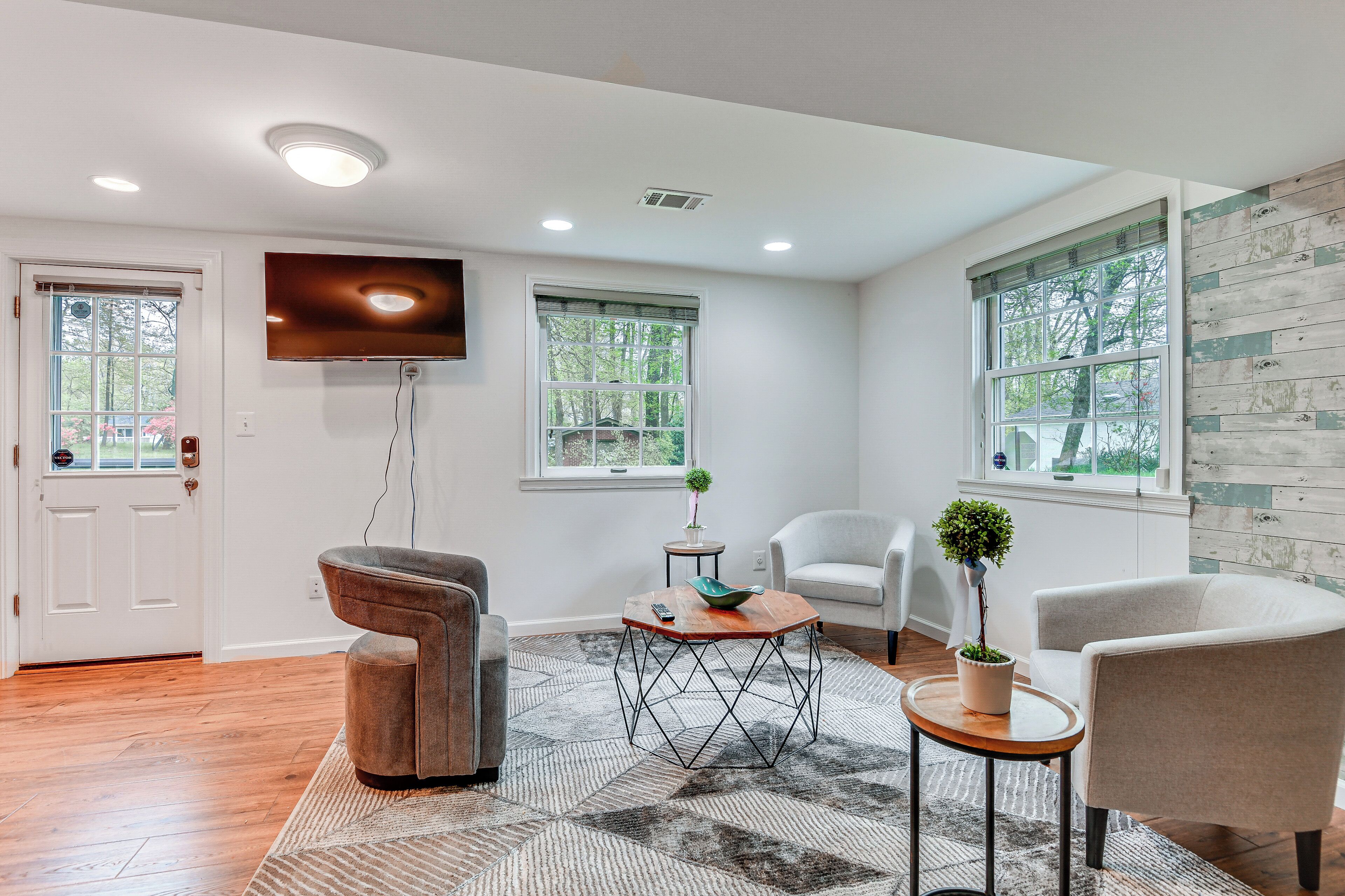 Cozy & Pet-Friendly Studio: 24 Mi to National Mall