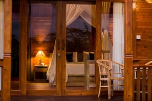 Classic Cottage | Pillowtop beds, desk, blackout drapes, free WiFi - Mathura Ubud  (Ubud)