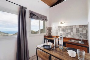 Fridge, microwave, oven, stovetop - Casa Lomo El Aire Laurel (Tegueste)