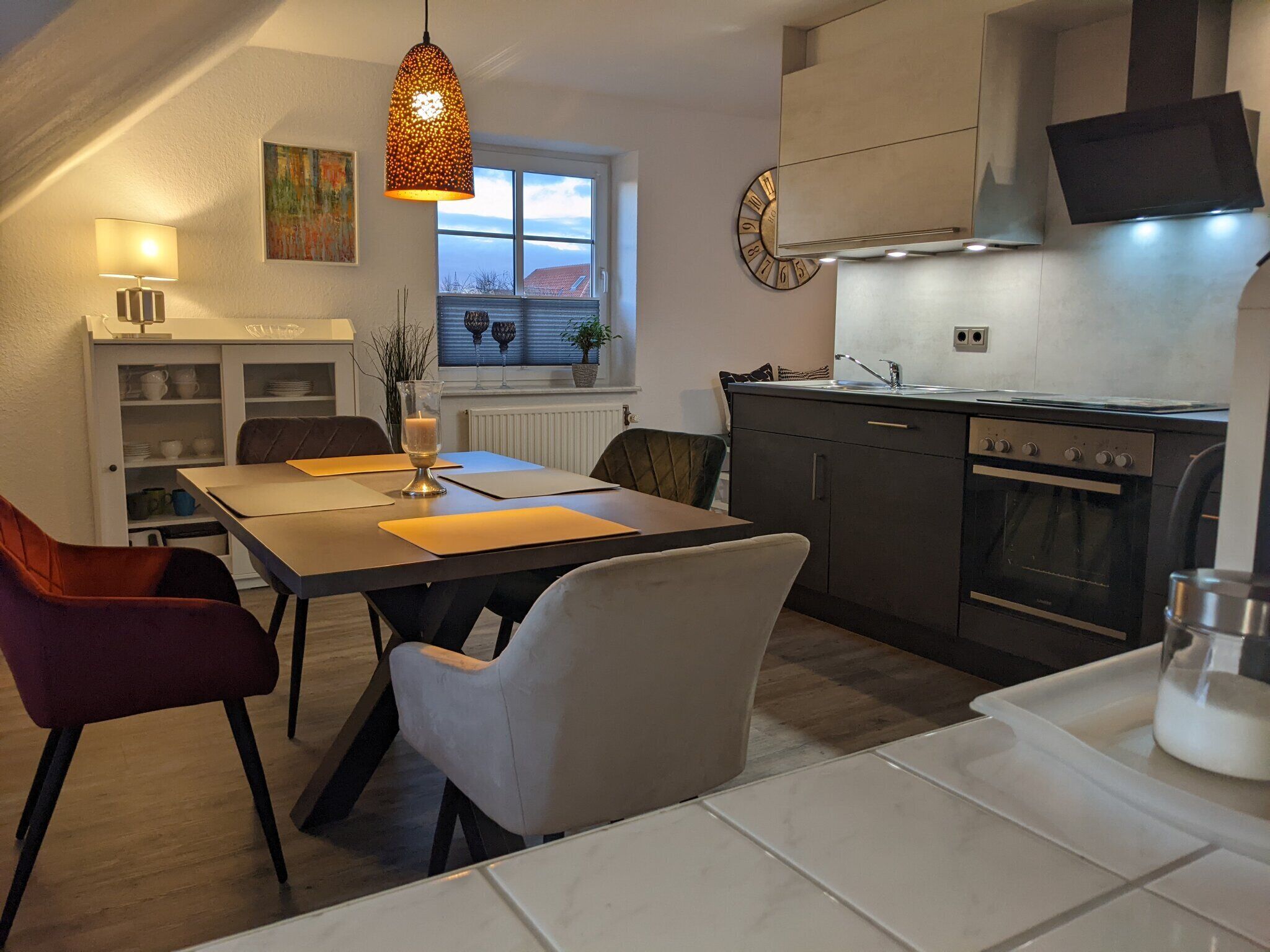 Køleskab, mikrobølgeovn, ovn, kogeplade