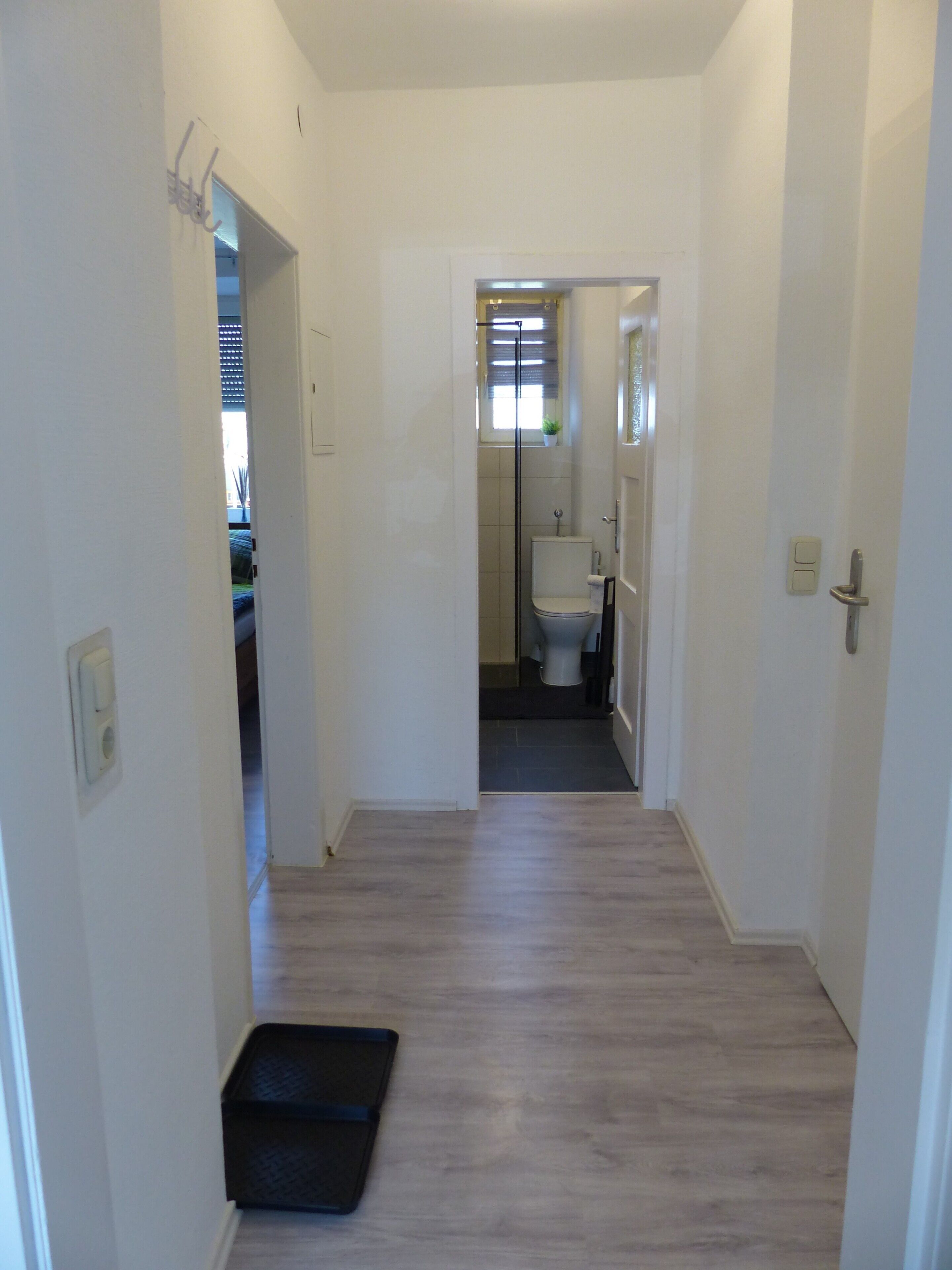 Dusche, kostenlose Toilettenartikel, Haartrockner, Handtücher