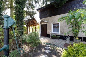 Property grounds - Apartment 'Ferienwohnung Am Bloschk' with Shared Terrace, Shared Garden and Wi-Fi (Schwielochsee)