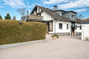 Exterior - Apartment 'Schwarzwald Glück Ferienwohnung' with Private Terrace and Wi-Fi (Bühl)