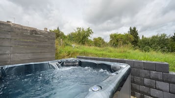 Bañera de hidromasaje exterior