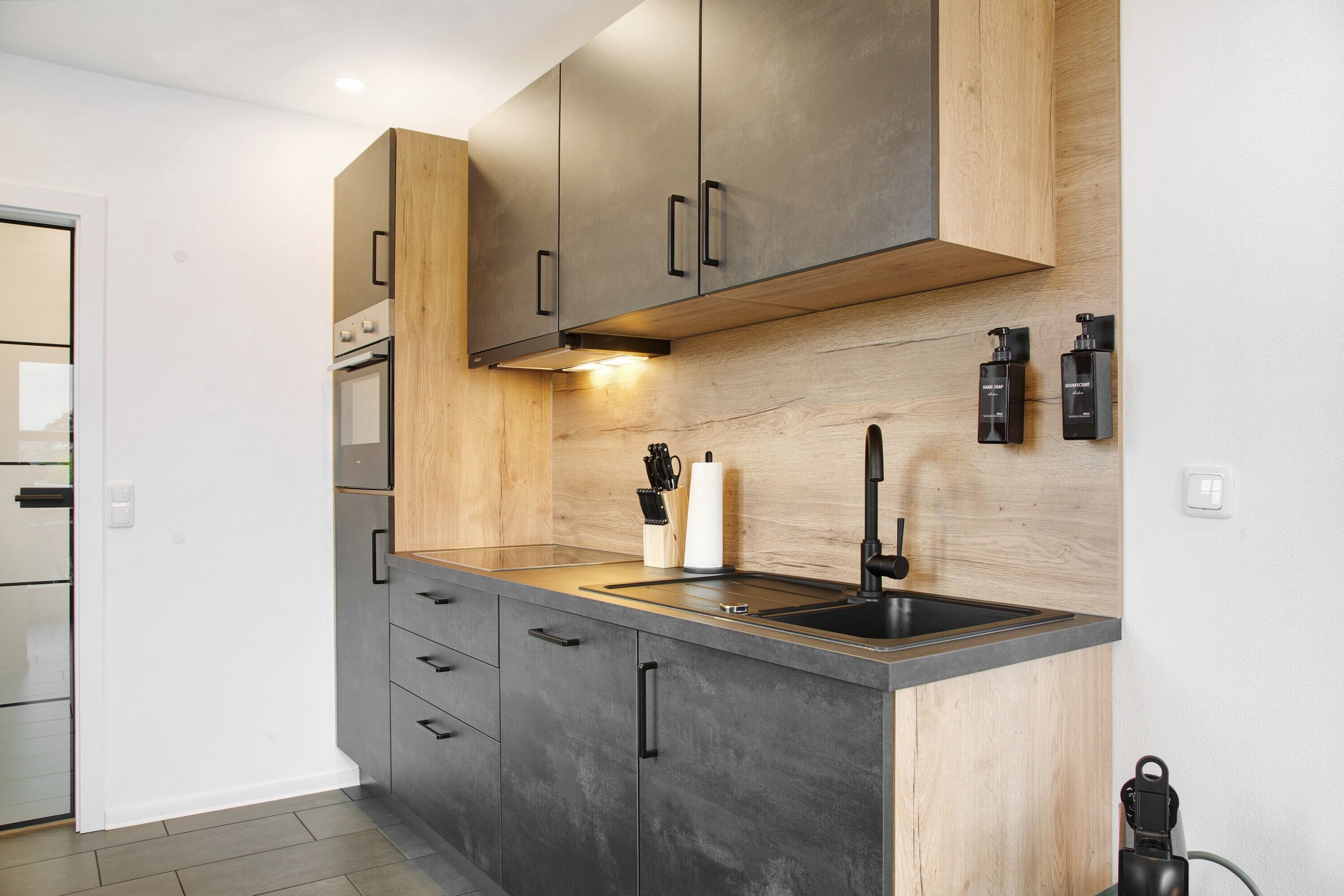 Kühlschrank, Ofen, Herdplatte, Geschirrspüler