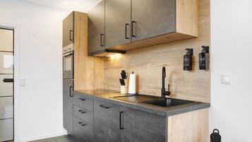 Kühlschrank, Ofen, Herdplatte, Geschirrspüler