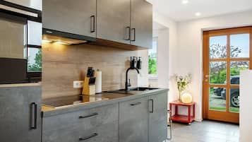 Kühlschrank, Ofen, Herdplatte, Geschirrspüler