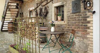Residenz 'Schönauer Hof - Wohnung Paula' mit Privatterrasse, WLAN und Klimaanlage