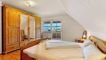 2 slaapkamers, een strijkplank/strijkijzer, gratis wifi, beddengoed