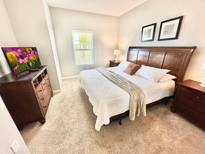 3 bedrooms, iron/ironing board, travel crib, WiFi - (8976SV) COZY TOWNHOME - MICKEY THEME ROOM - 12 MINUTES FROM DISNEY (Kissimmee)