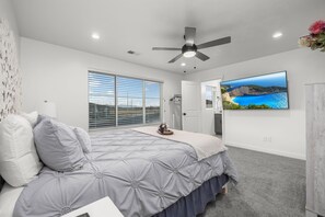 4 habitaciones, tabla de planchar con plancha y cuna de viaje 