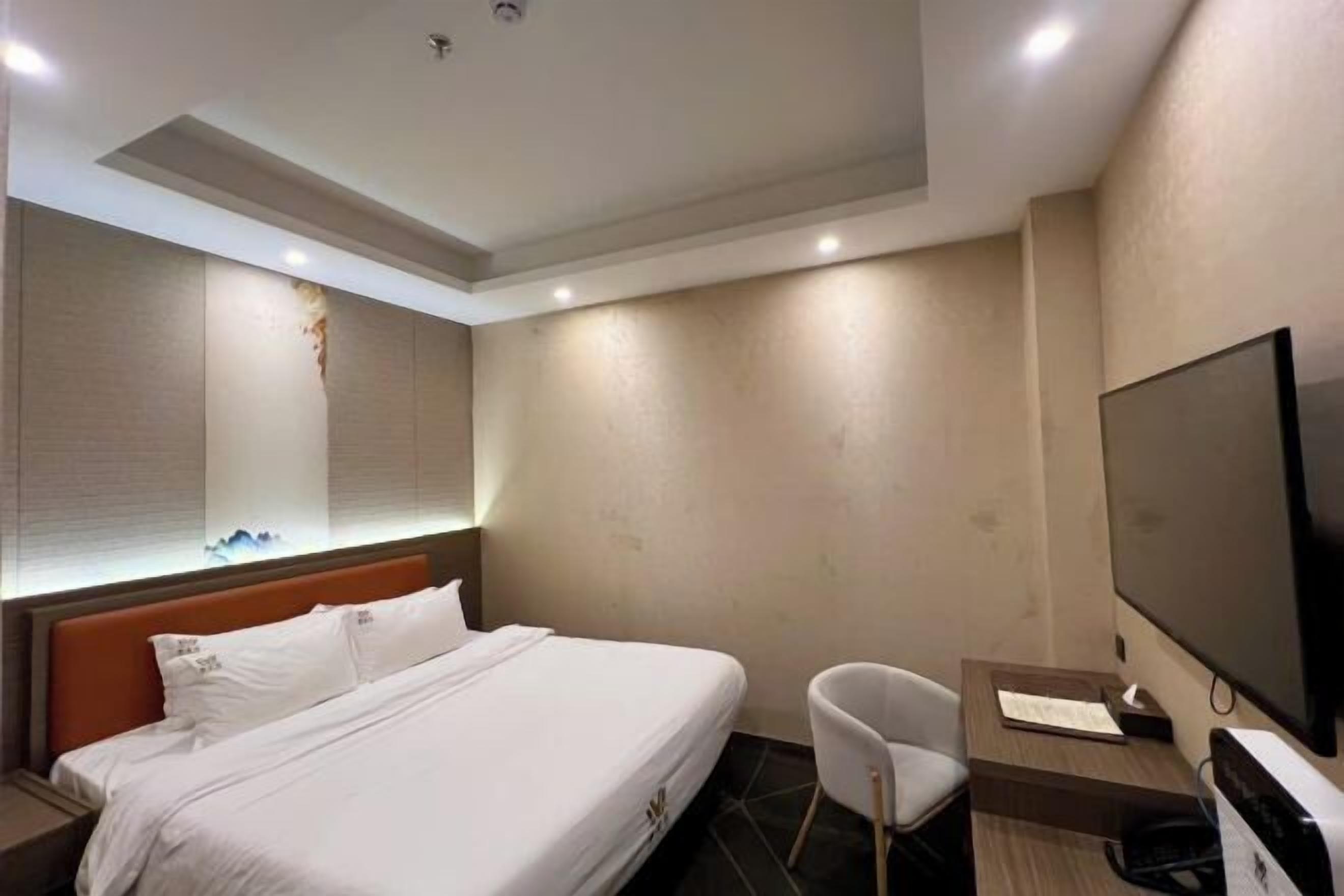 Pillow-top beds, minibar, desk, laptop workspace