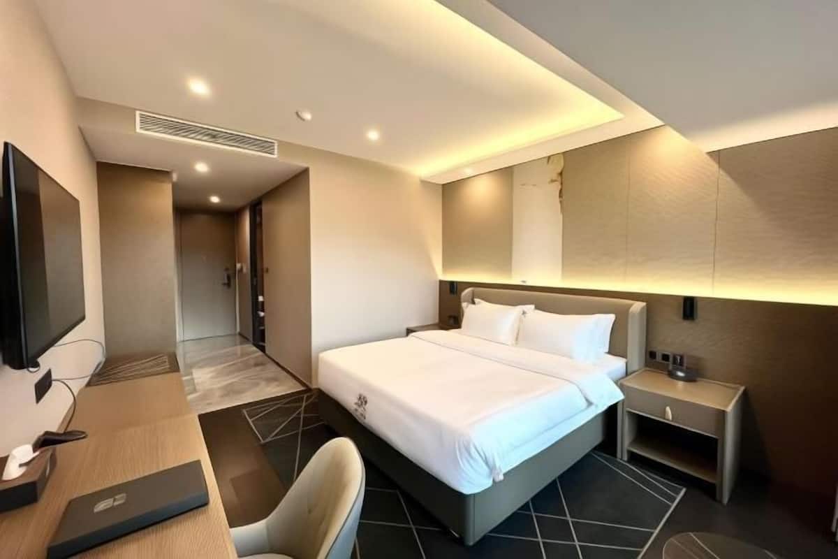 Surmatelas, minibar, bureau, espace de travail pour ordinateur portable