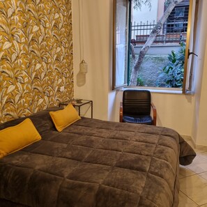 1 soverom, strykejern/-brett, wi-fi (inkludert) og sengetøy