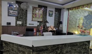 Reception - Hotel Paras Una (Una)