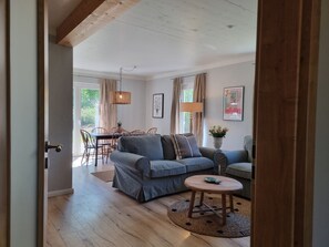 Living area - Ferienhaus 2 mit Bergblick, 125qm für Max. 6 Personen (Übersee)