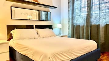 2 Schlafzimmer, Zimmersafe, Schreibtisch, Bügeleisen/Bügelbrett