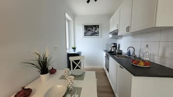 Kühlschrank, Ofen, Herdplatte, Geschirrspüler