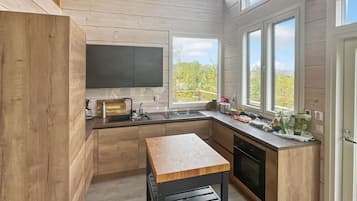 Jääkaappi, mikroaaltouuni, astianpesukone