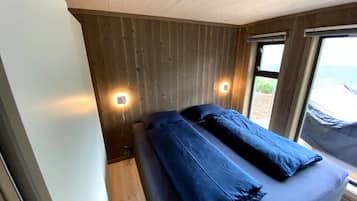 4 多间卧室、熨斗/熨衣板、旅行婴儿床、WiFi