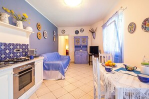 Interior - Your Real Holiday (Marciana Marina)