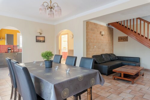 LA BAULE, Duplex 4 ch., terrasse & jardin à 5 mn de la plage et des commerces.