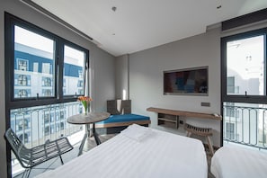 Premium bedding, down duvets, memory-foam beds, in-room safe - TK Phu Quoc Hotel - Grand World Phu Quoc (Phu Quoc)
