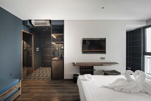 Deluxe Double Room, City View | Balcony view