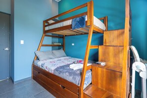 2 Schlafzimmer, Bügeleisen/Bügelbrett, Reisekinderbett, kostenloses WLAN