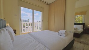 3 chambres, fer et planche à repasser, Wi-Fi gratuit, draps fournis
